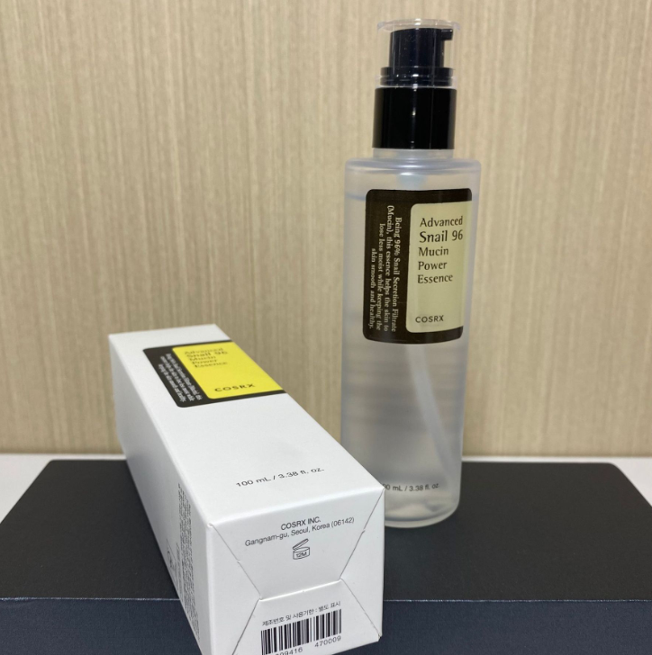 COSRX Hydrating and moisturizing essence